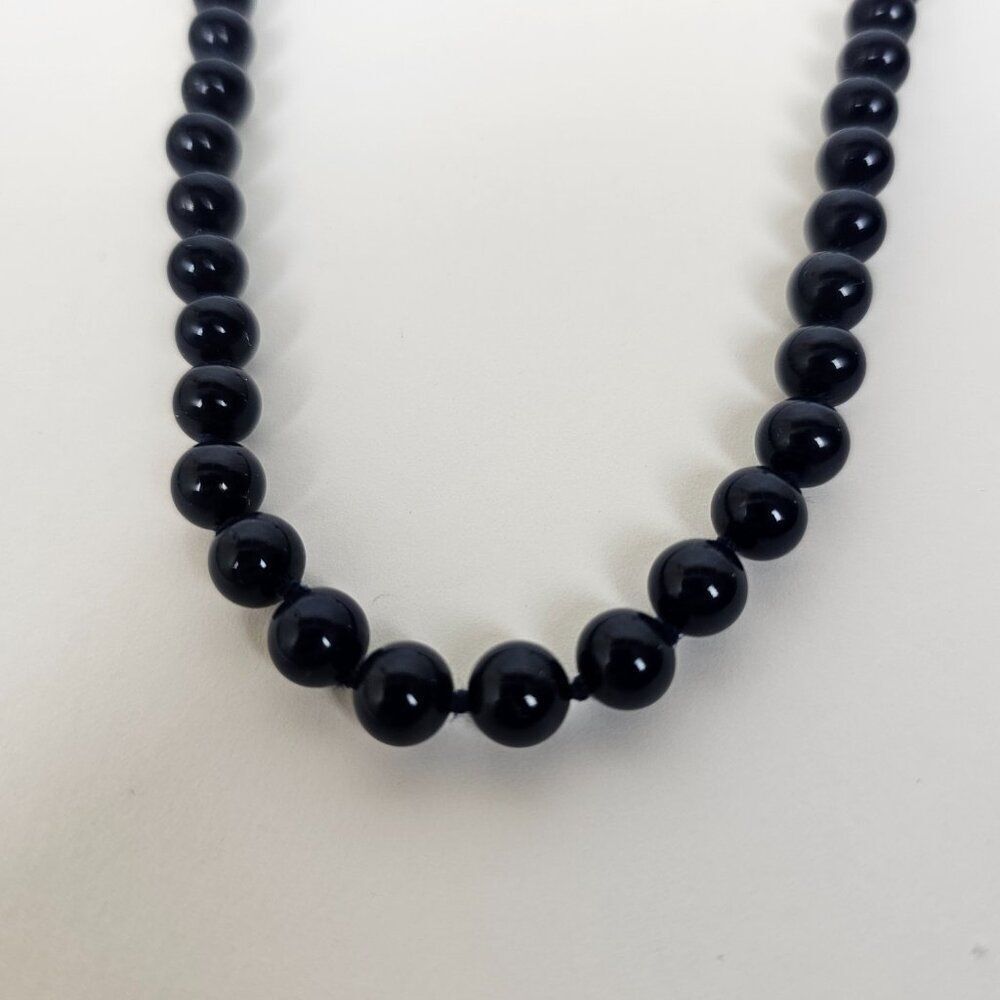 Vintage Monet Necklace Navy Blue Dainty Glass Bead Choker Hand Knot Signed 16.5" - Picture 3 of 8